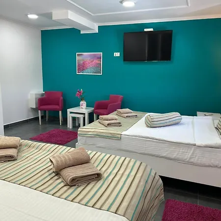 Flamingo Apartment *